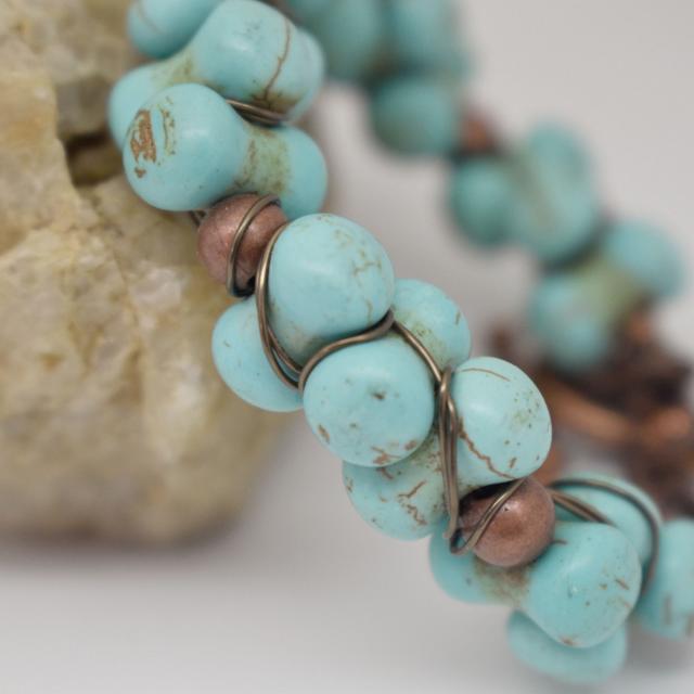 turquoise dog bone beaded bracelet.jpg